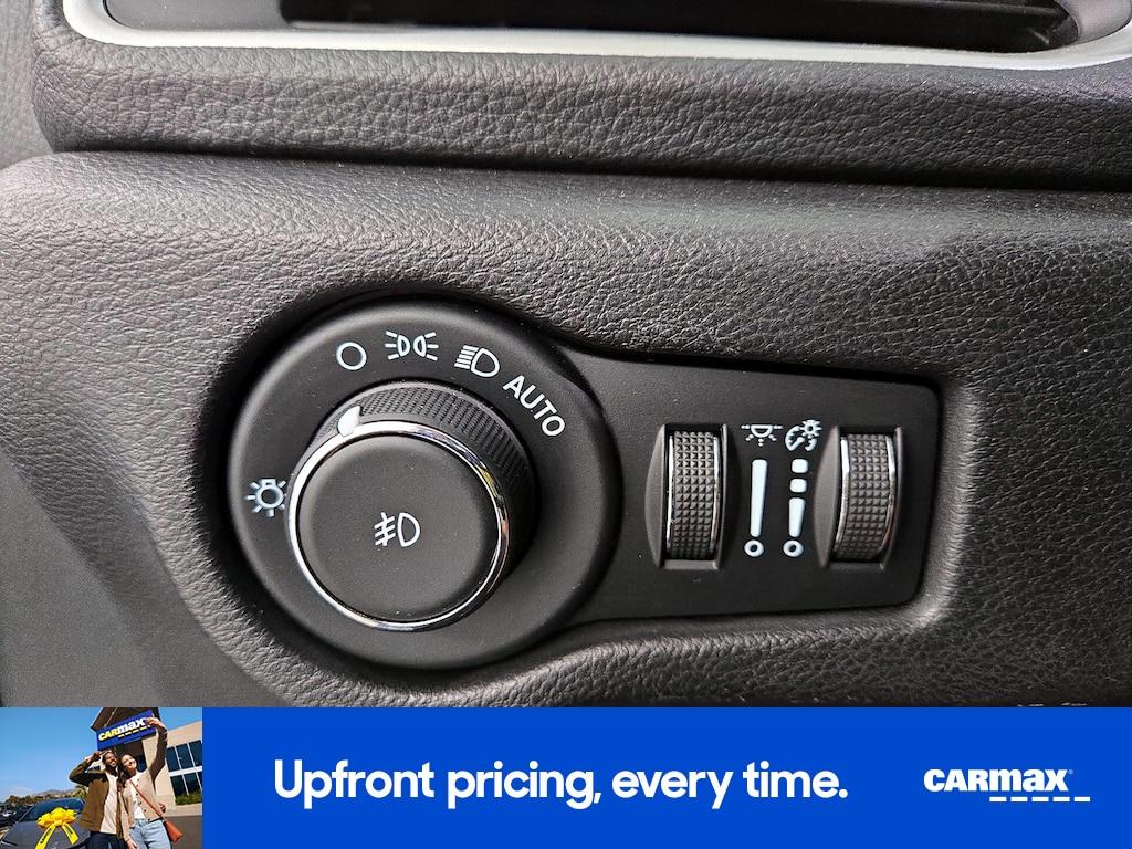 used 2021 Chrysler Pacifica car, priced at $27,998