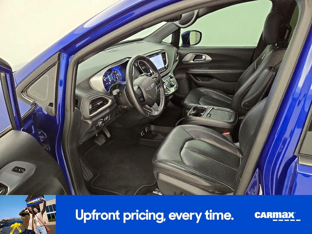 used 2021 Chrysler Pacifica car, priced at $27,998