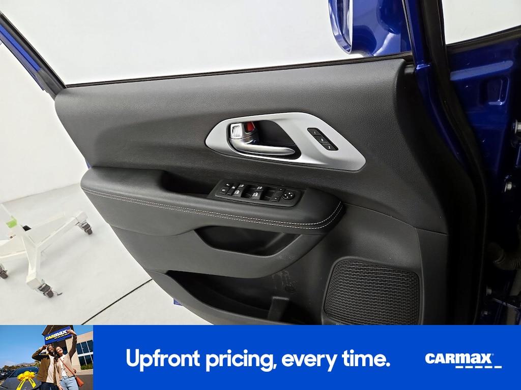 used 2021 Chrysler Pacifica car, priced at $27,998