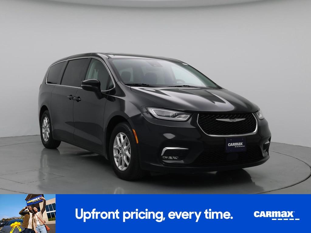 used 2023 Chrysler Pacifica car, priced at $24,998