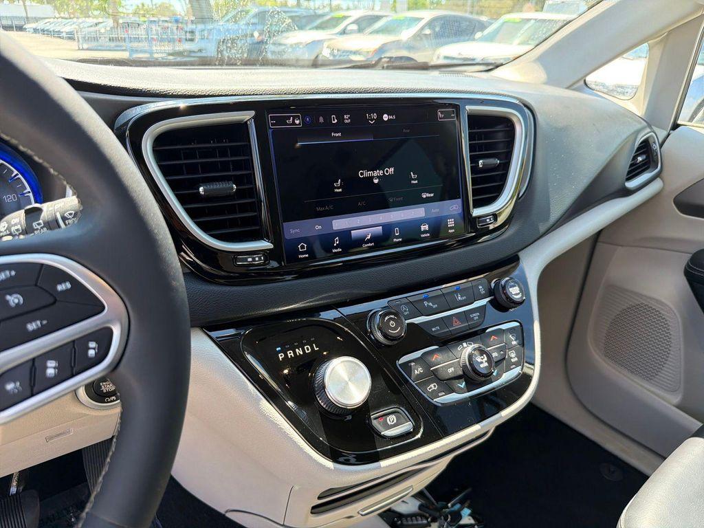 used 2023 Chrysler Pacifica car, priced at $23,998