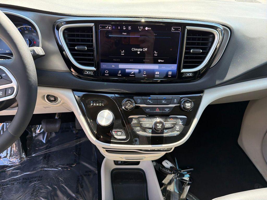 used 2023 Chrysler Pacifica car, priced at $23,998