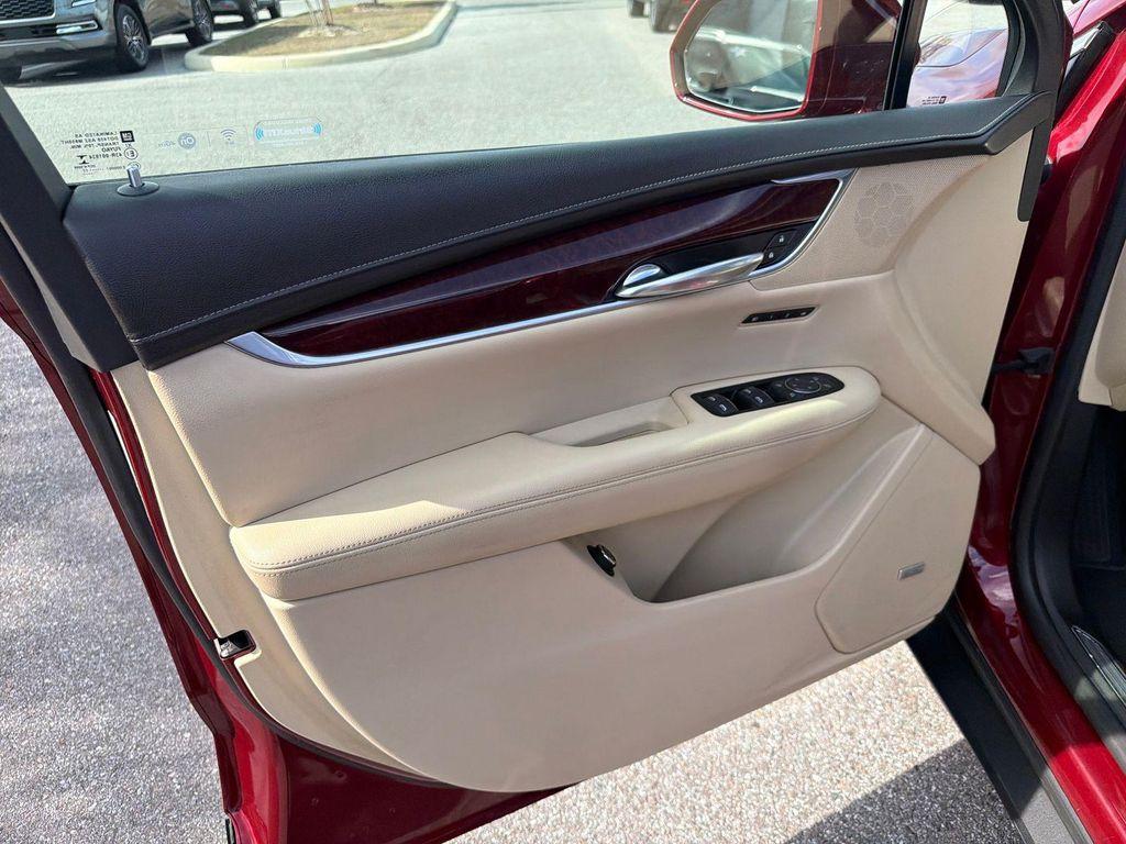 used 2017 Cadillac XT5 car, priced at $13,999