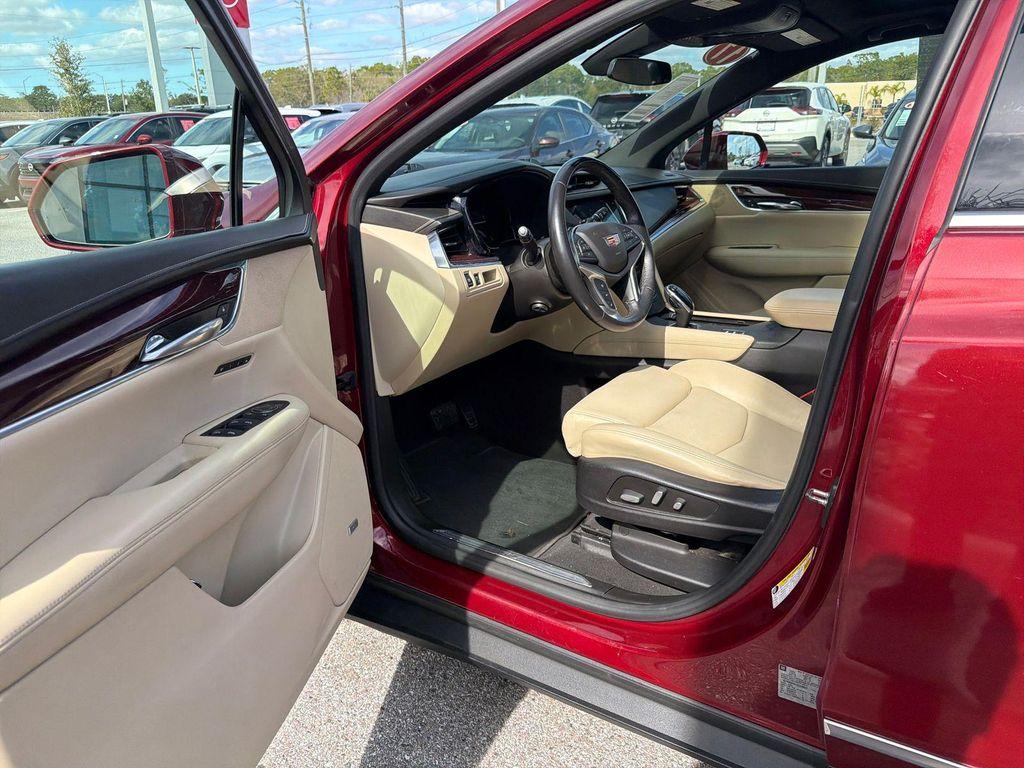 used 2017 Cadillac XT5 car, priced at $13,999