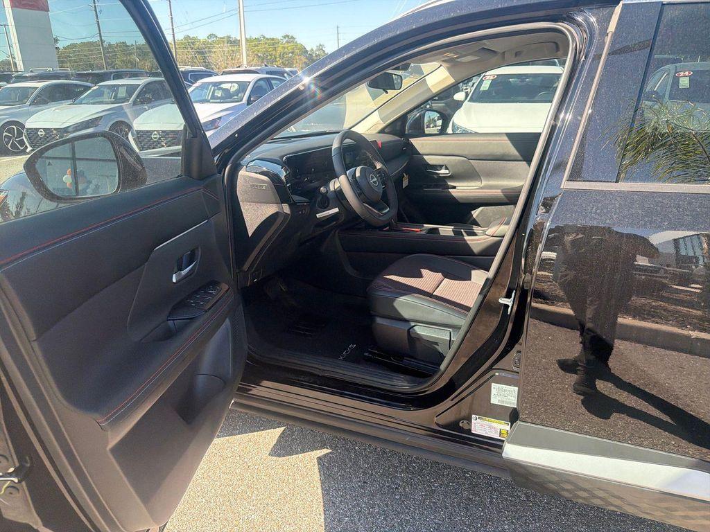 new 2025 Nissan Kicks car, priced at $27,951