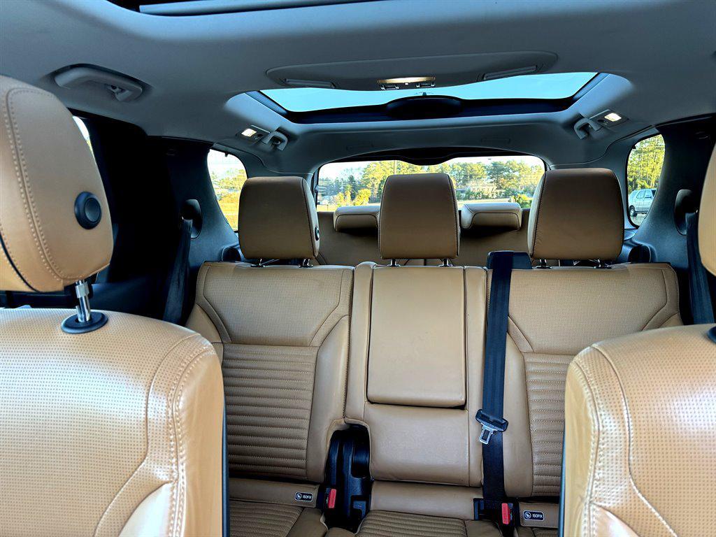used 2018 Land Rover Discovery car, priced at $16,995