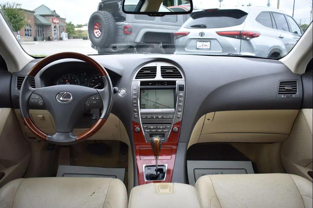 Lexus ES view 26