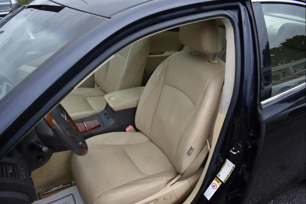 Lexus ES view 17