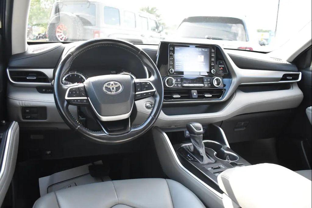used 2022 Toyota Highlander car, priced at $29,746