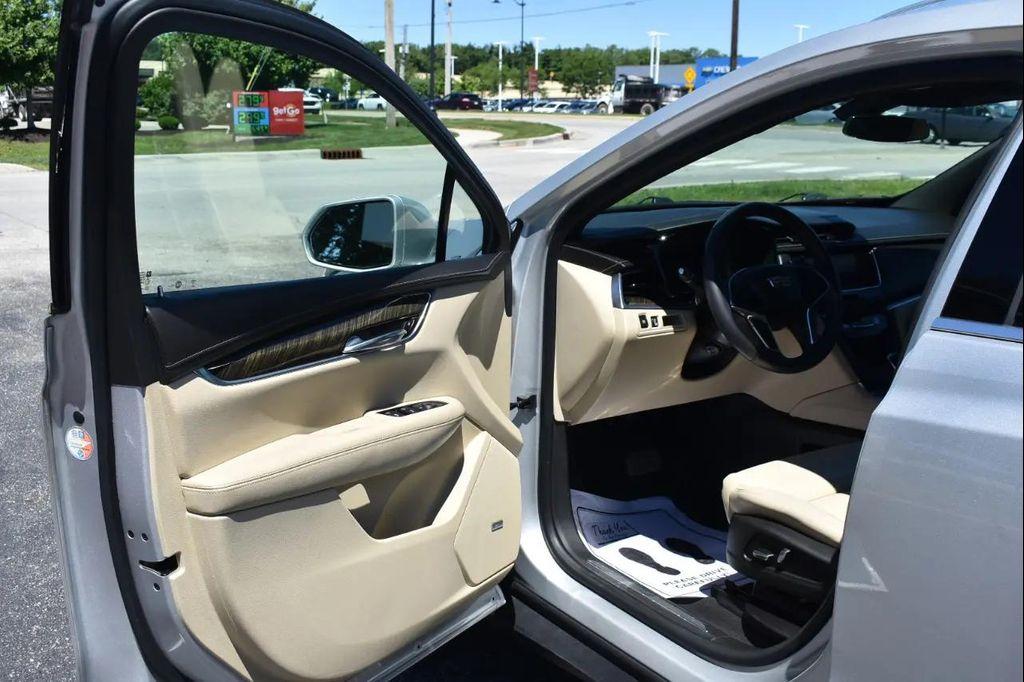 used 2017 Cadillac XT5 car, priced at $19,797