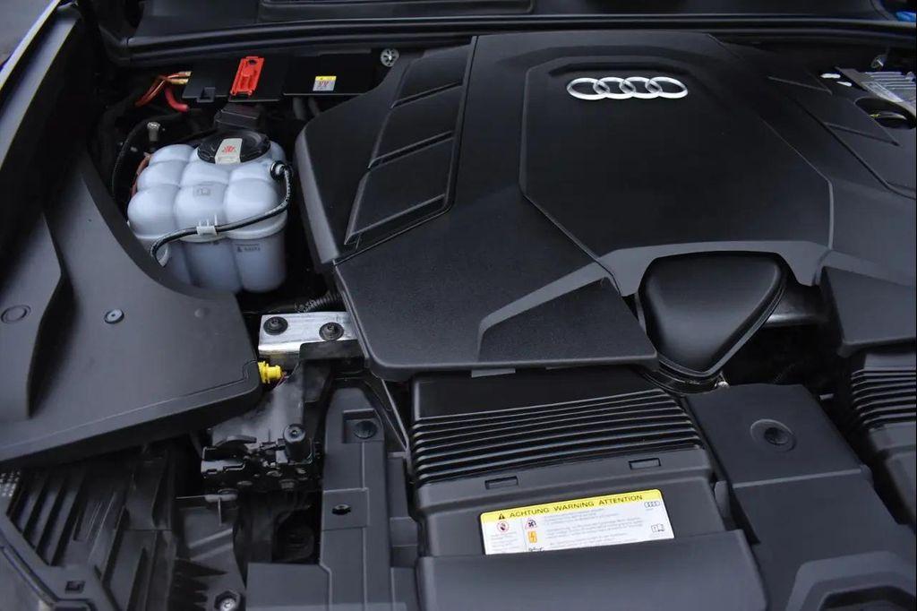Audi Q8 view 54