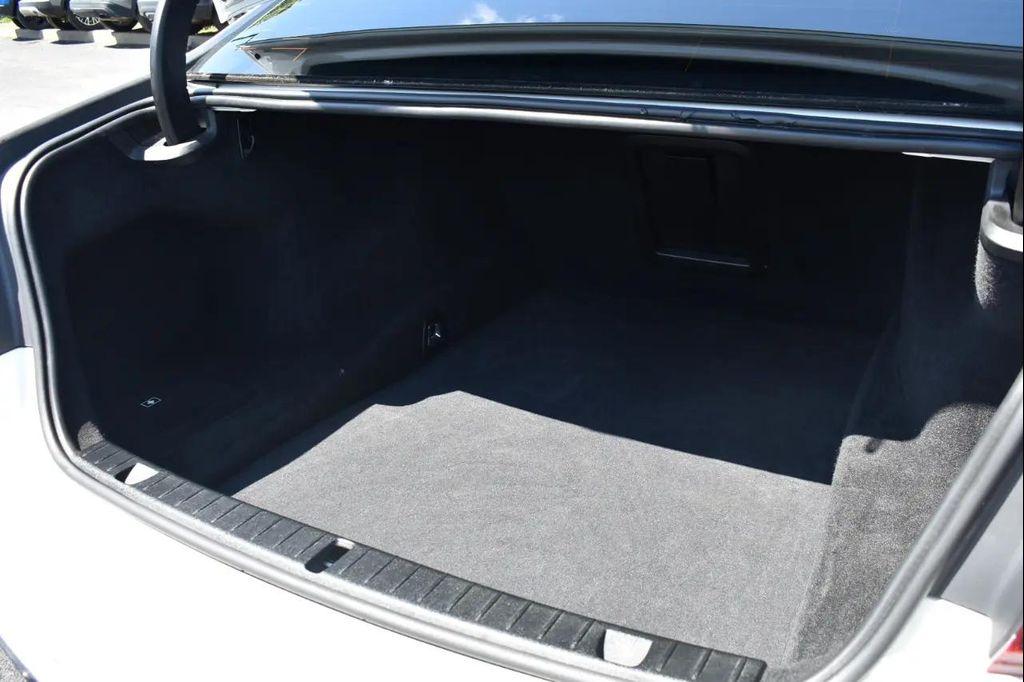 BMW 7 Series view 62