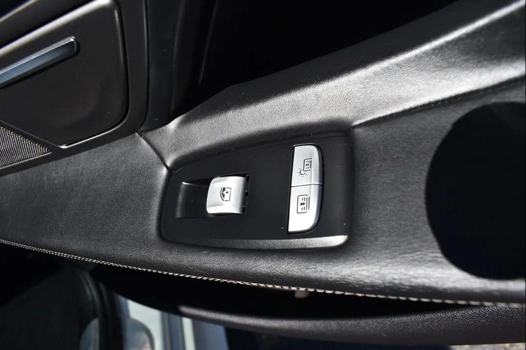 BMW 7 Series view 51