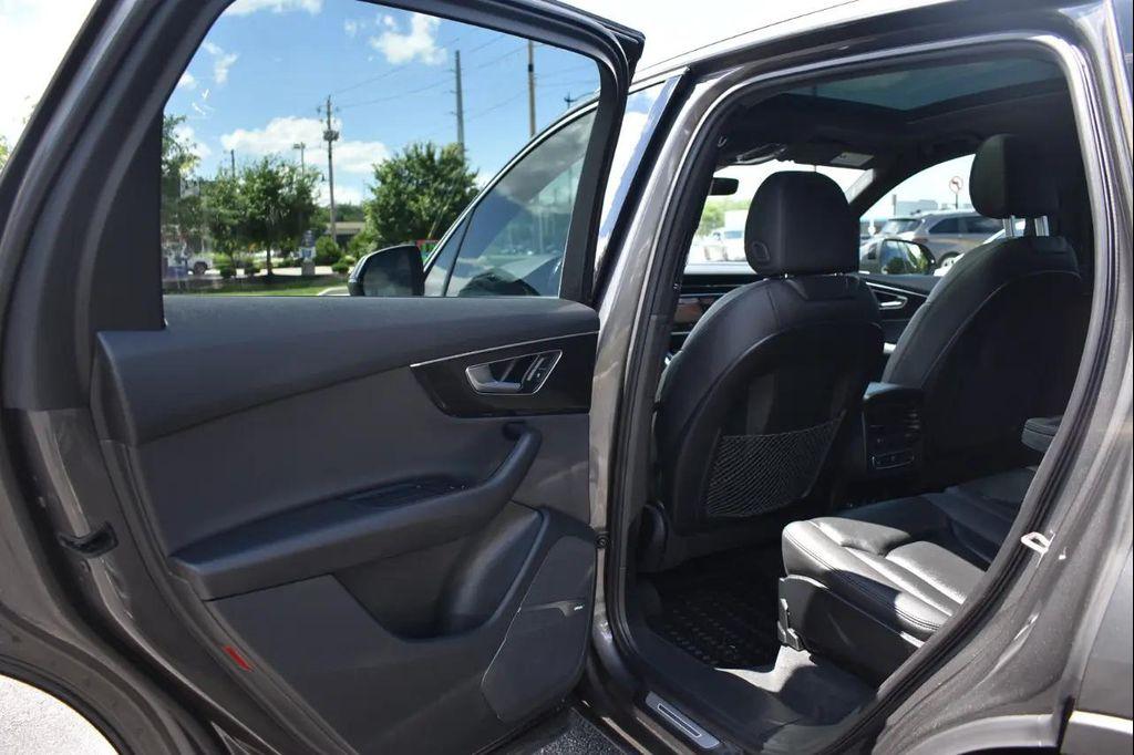 used 2020 Audi Q7 car, priced at $27,997