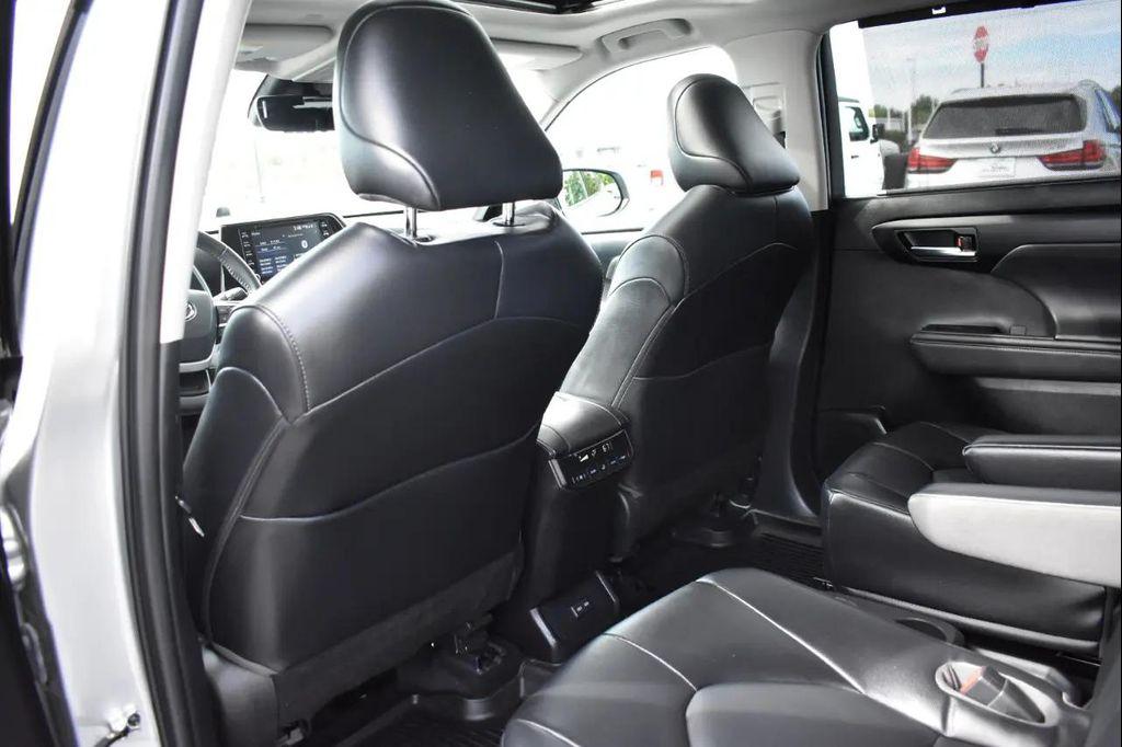 used 2022 Toyota Highlander car, priced at $36,046