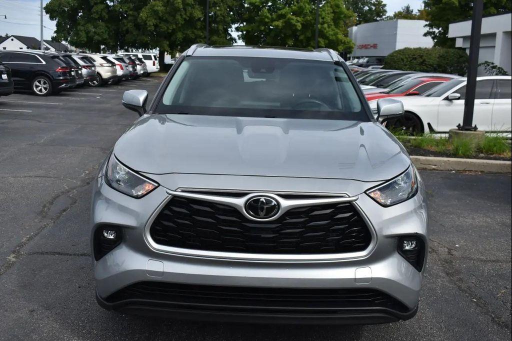 used 2022 Toyota Highlander car, priced at $36,046