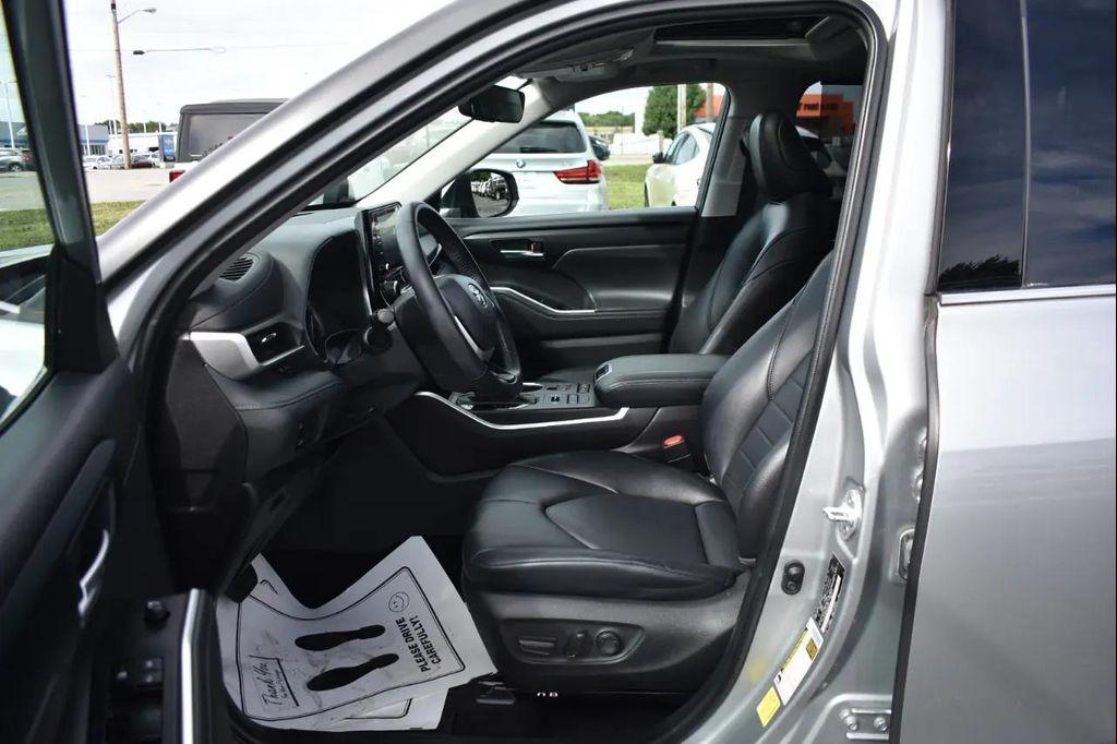 used 2022 Toyota Highlander car, priced at $36,046