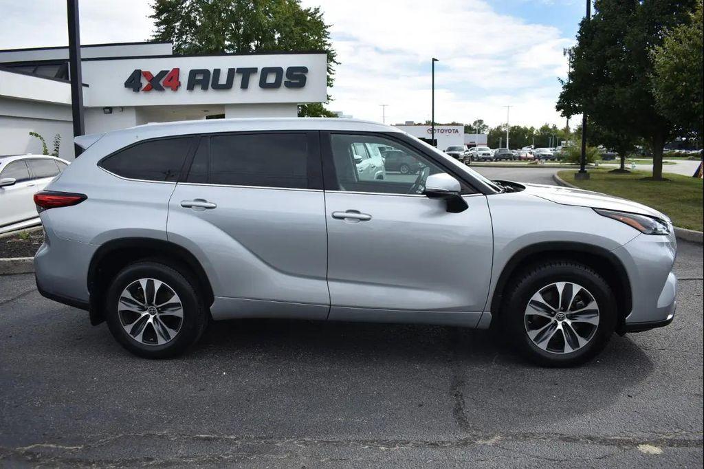 used 2022 Toyota Highlander car, priced at $36,046