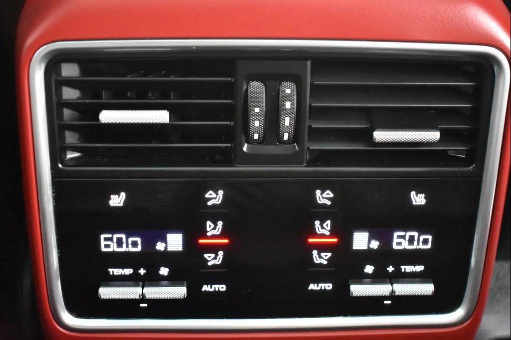 Porsche Cayenne view 45