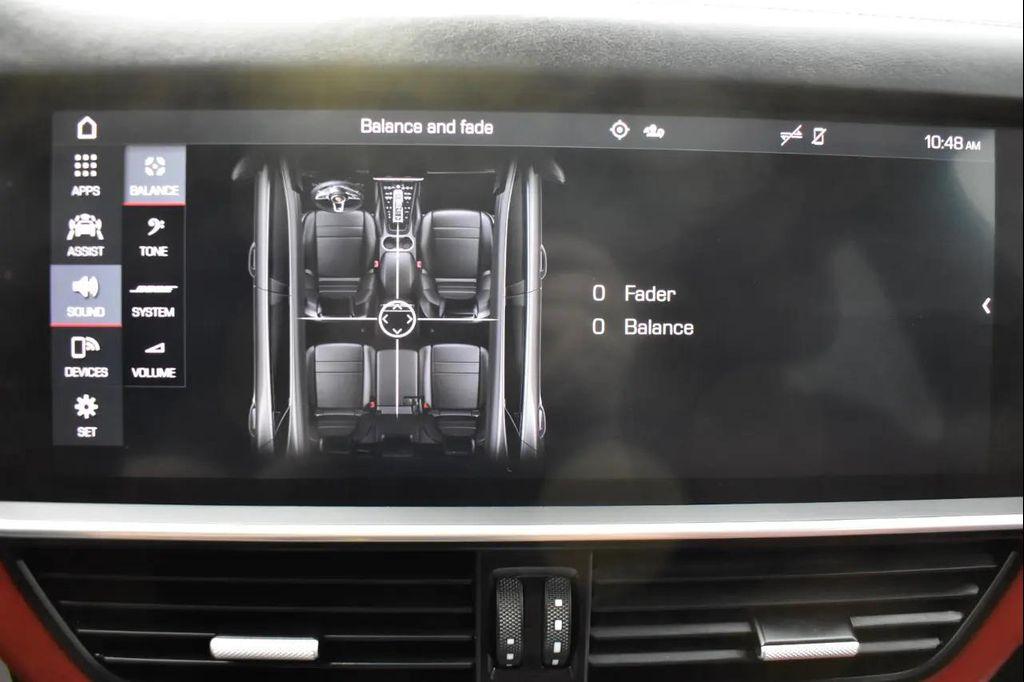 Porsche Cayenne view 40