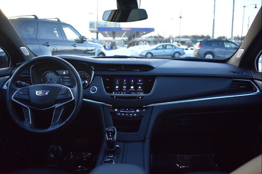 used 2024 Cadillac XT5 car, priced at $38,497