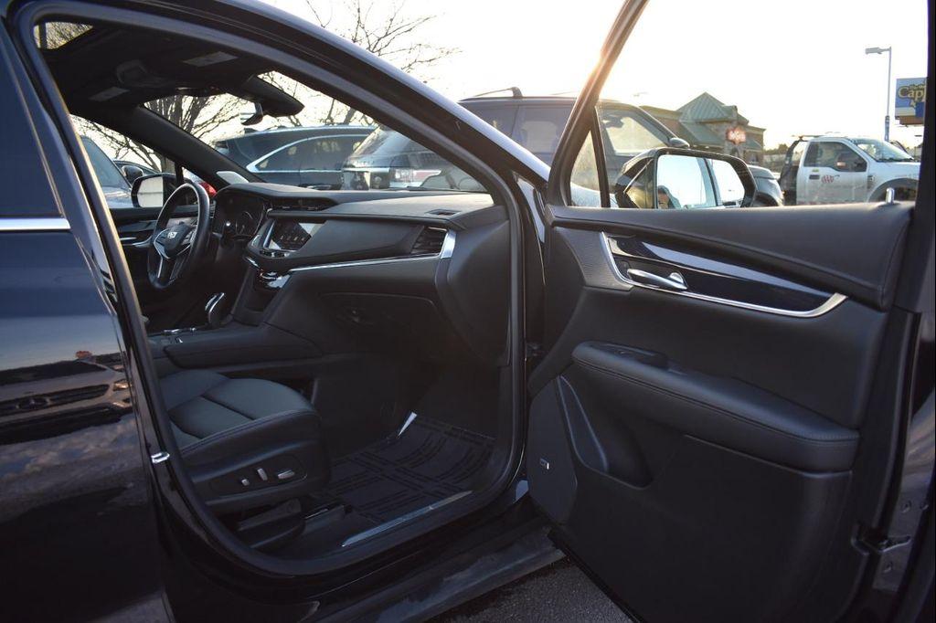 used 2024 Cadillac XT5 car, priced at $38,497