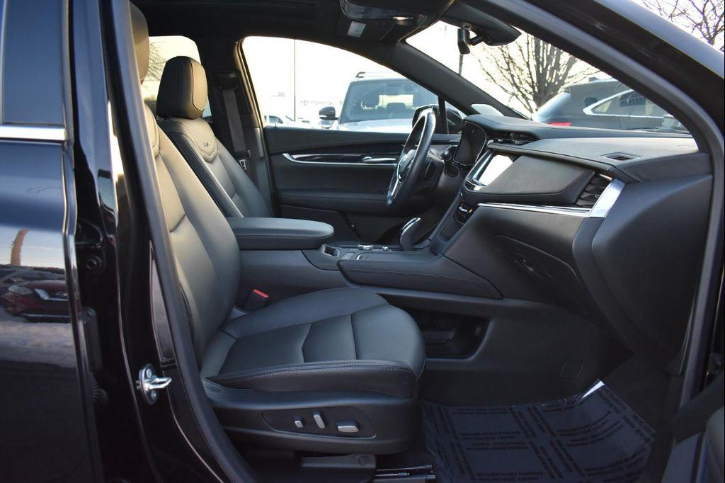 used 2024 Cadillac XT5 car, priced at $38,497