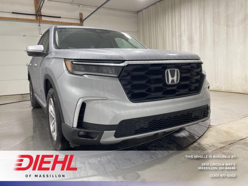 new 2025 Honda Pilot car, priced at $45,595