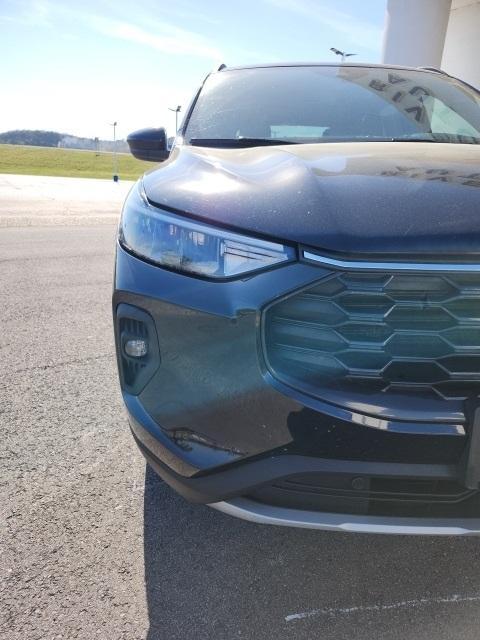 used 2025 Ford Escape car, priced at $25,999