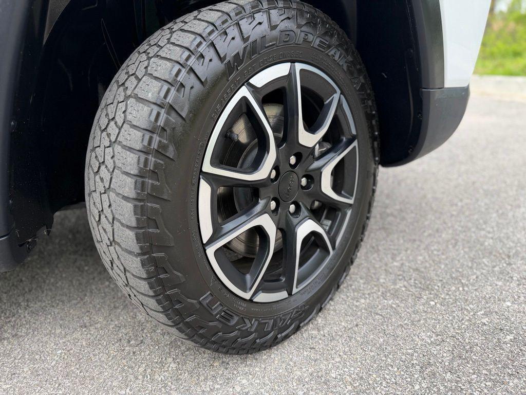 used 2024 Jeep Compass car, priced at $22,012