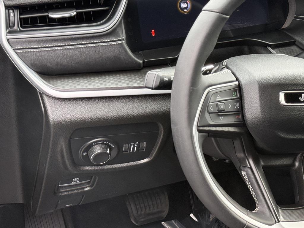 used 2024 Jeep Grand Cherokee L car, priced at $32,402