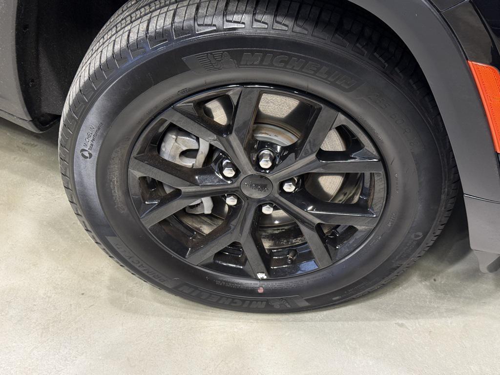 used 2024 Jeep Grand Cherokee L car, priced at $32,402
