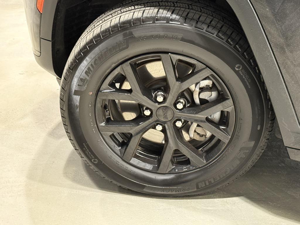used 2024 Jeep Grand Cherokee L car, priced at $32,402