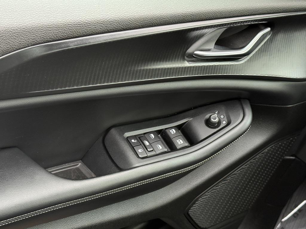 used 2024 Jeep Grand Cherokee L car, priced at $32,402