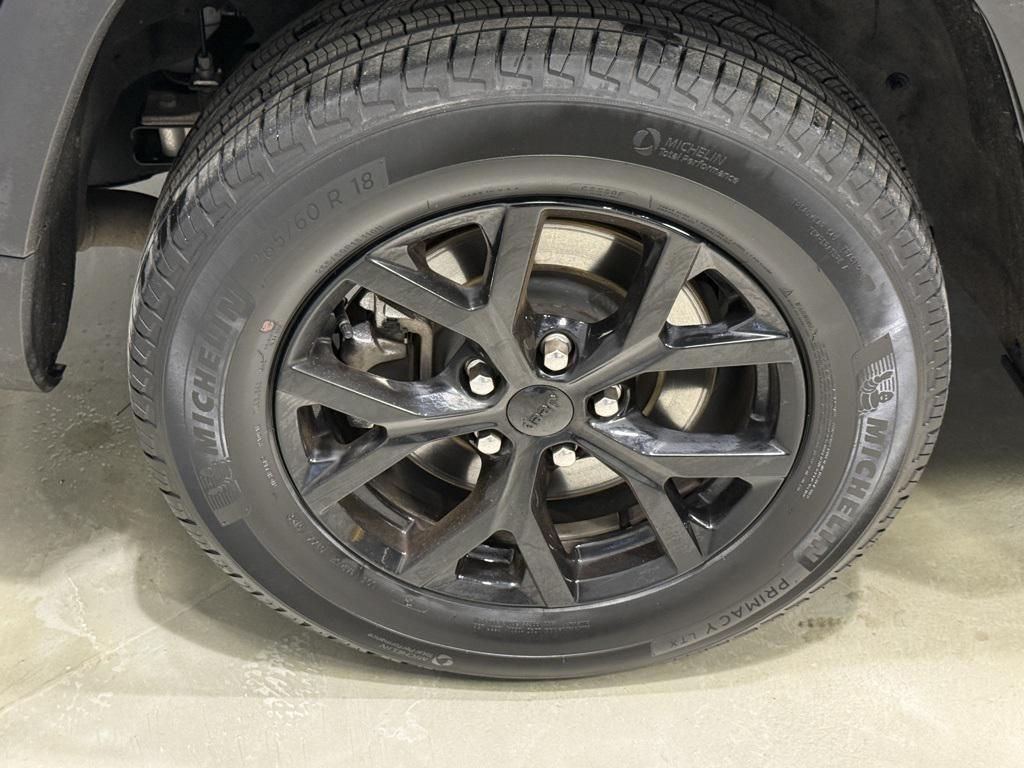 used 2024 Jeep Grand Cherokee L car, priced at $32,402