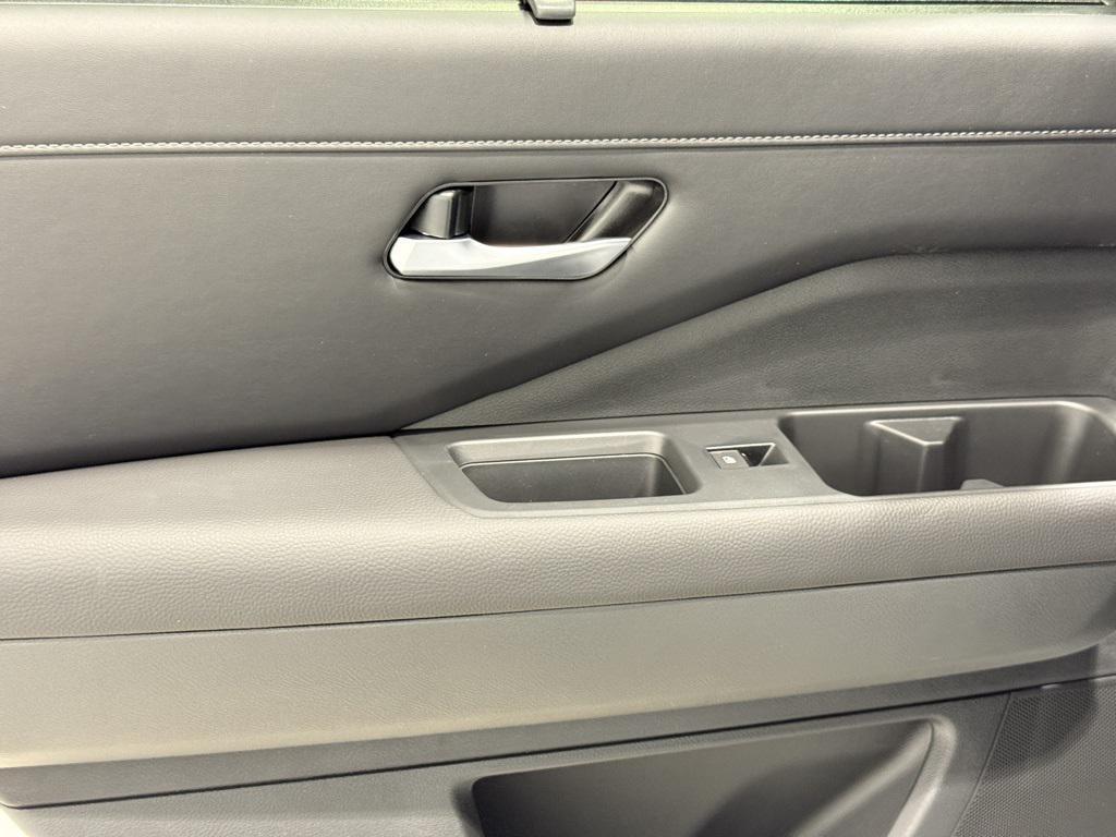 new 2025 Nissan Pathfinder car, priced at $37,097
