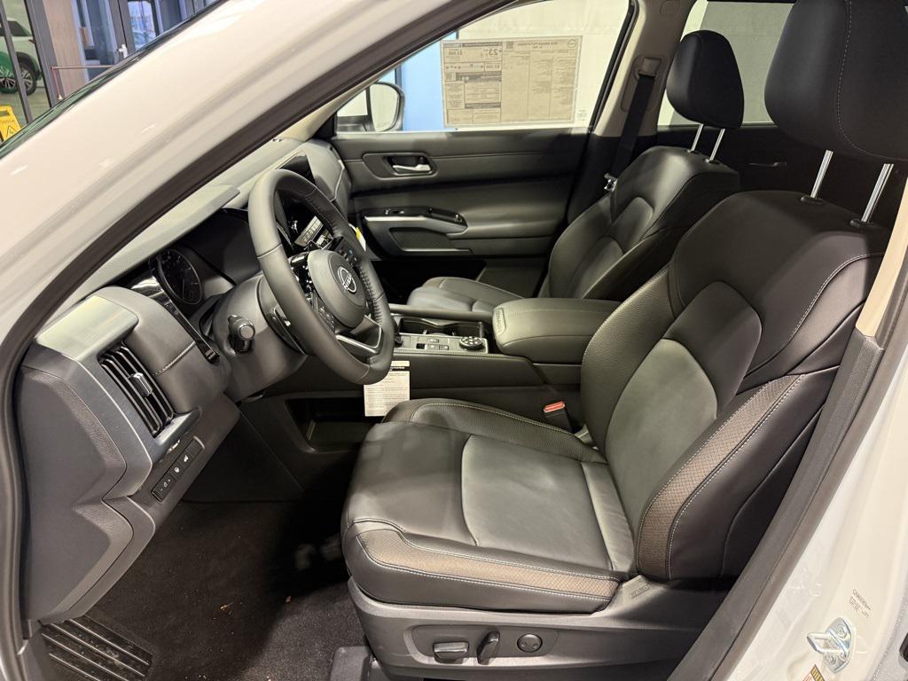 new 2025 Nissan Pathfinder car, priced at $37,097