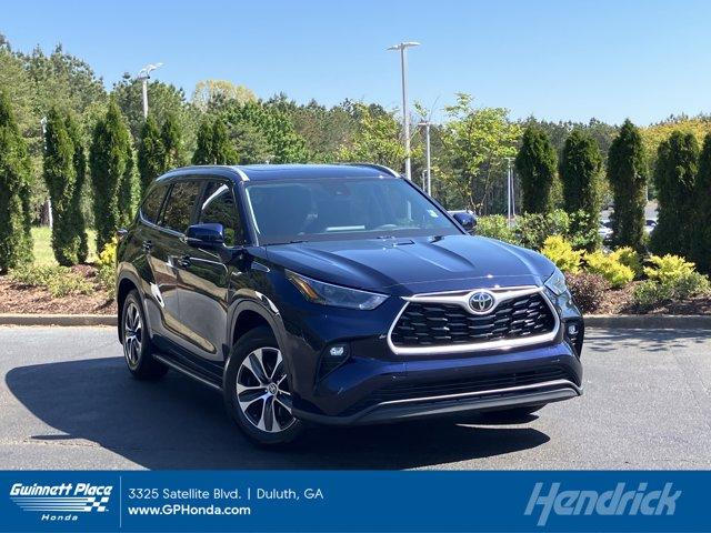 used 2025 Toyota Highlander car, priced at $43,908