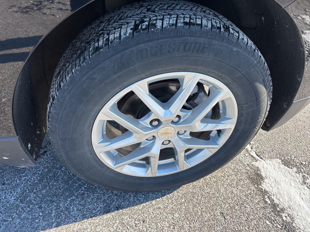 used 2024 Chevrolet Equinox car, priced at $22,900