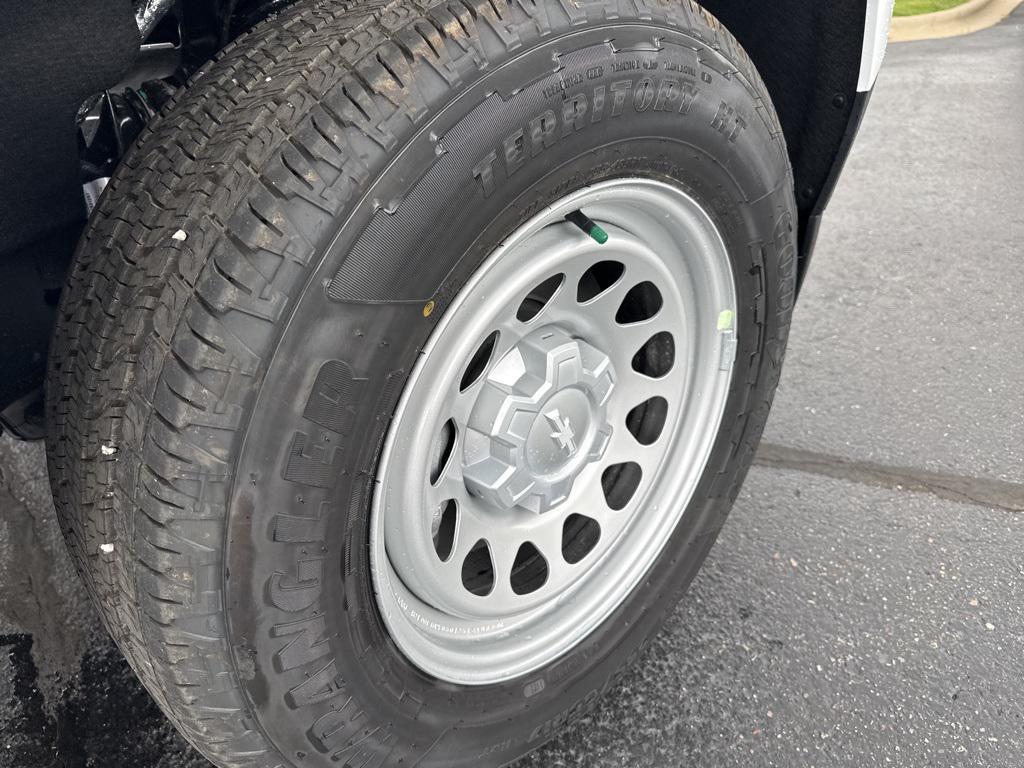 new 2025 Chevrolet Colorado car, priced at $31,560