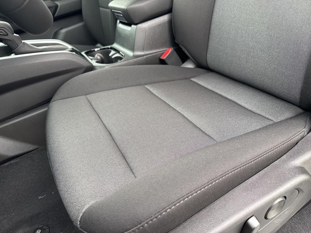 new 2025 Chevrolet Colorado car, priced at $31,560