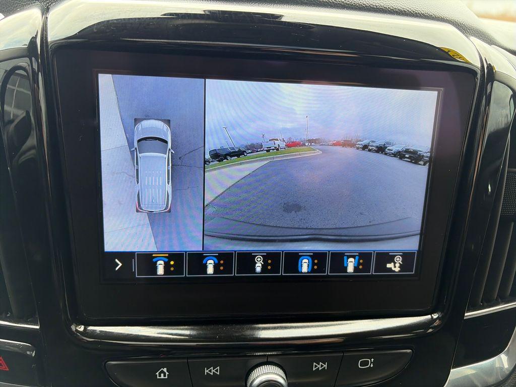used 2021 Chevrolet Traverse car, priced at $29,988