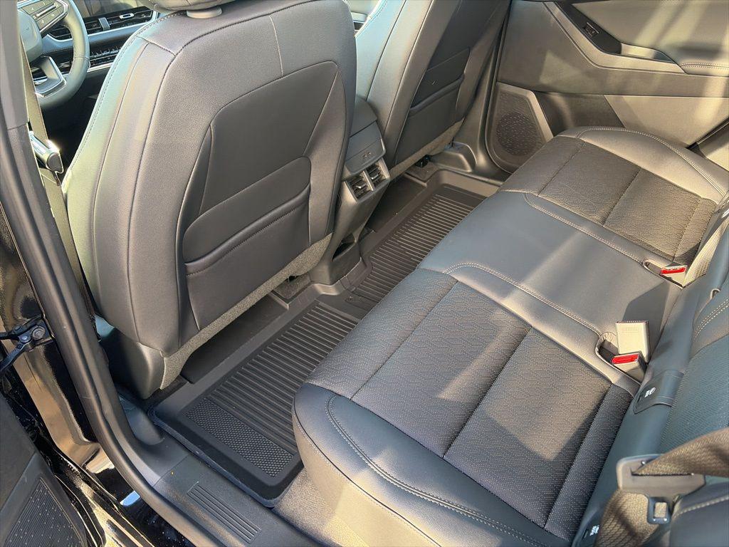 new 2026 Chevrolet Equinox car, priced at $33,633