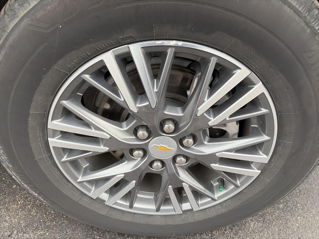 used 2025 Chevrolet Traverse car, priced at $40,488