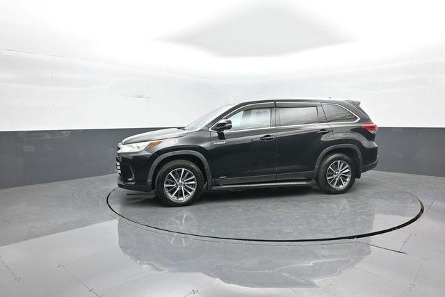 used 2019 Toyota Highlander Hybrid car, priced at $27,752