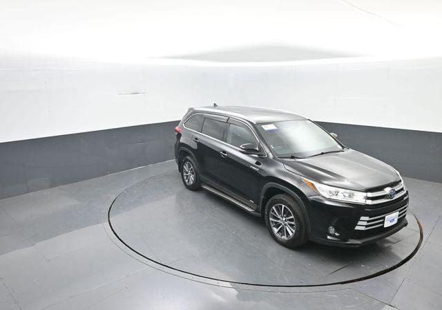 used 2019 Toyota Highlander Hybrid car, priced at $27,752