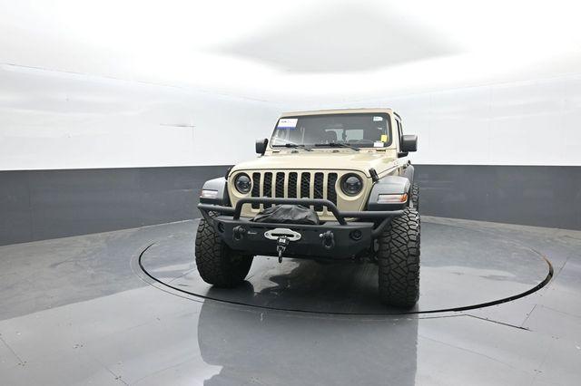 used 2020 Jeep Gladiator car, priced at $28,923