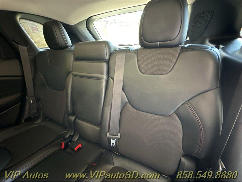 used 2015 Jeep Cherokee car, priced at $10,489