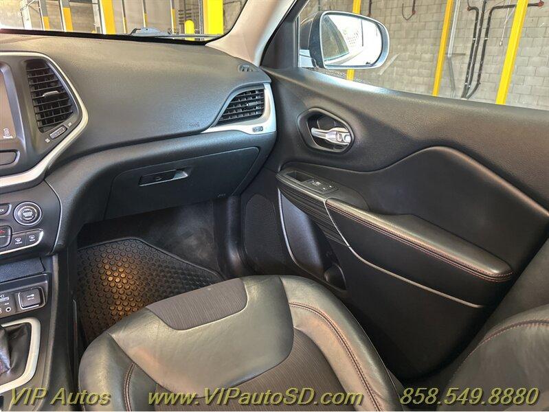 used 2015 Jeep Cherokee car, priced at $10,489