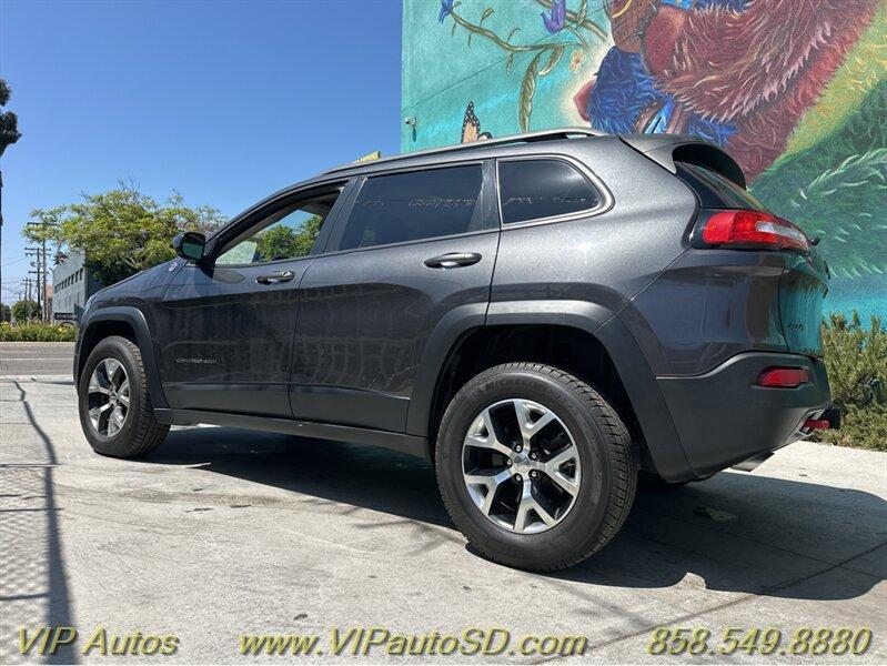 used 2015 Jeep Cherokee car, priced at $10,489